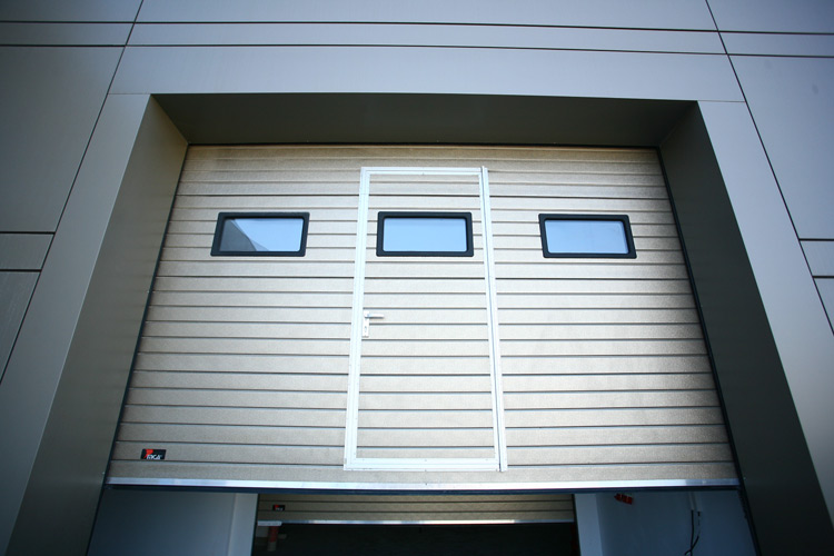 Industriële sectionale garagepoorten  0025