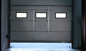 Industriële sectionale garagepoorten 24