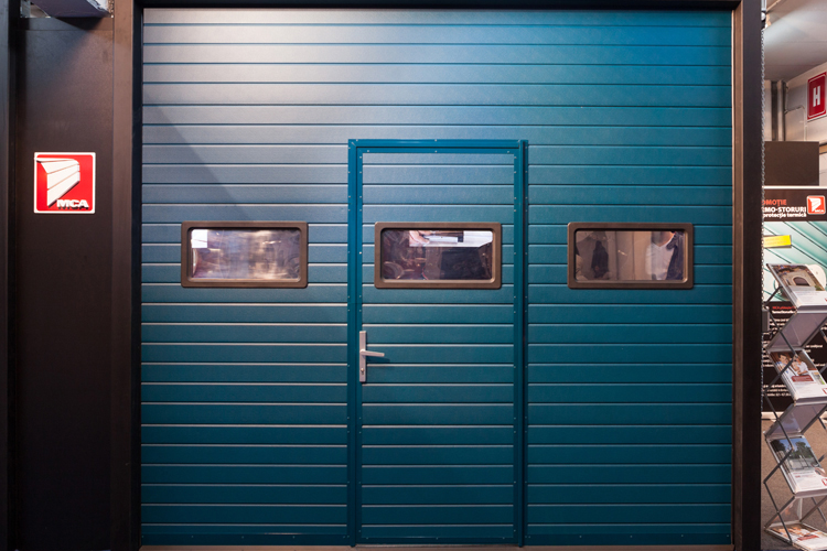 Industriële sectionale garagepoorten 38